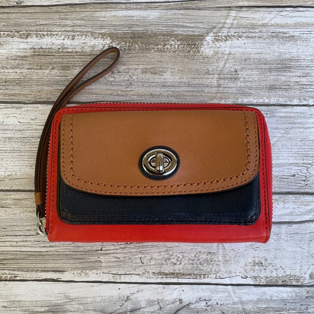 Coach Wristlet Wallet OS Red Tan Black Colorblock Turnlock Leather Y2K Preppy